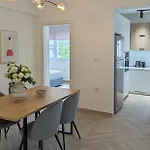 Lägenhet Lavish Urban Living *