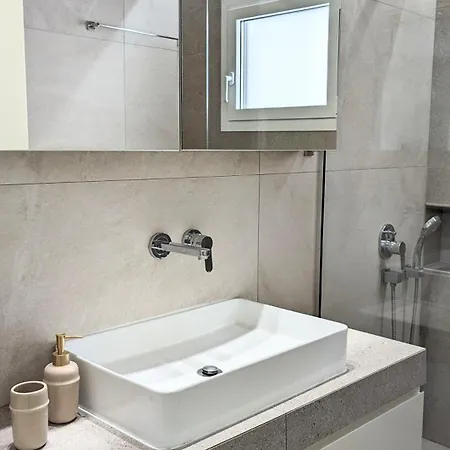 Apartment Lavish Urban Living *
